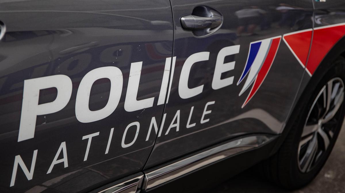 SUJET: PHOTO ILLUSTRATION Vehicule de POLICE Nationale Logo