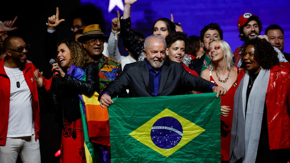 Presidential candidate Lula closes his political campaign in Sao Paulo